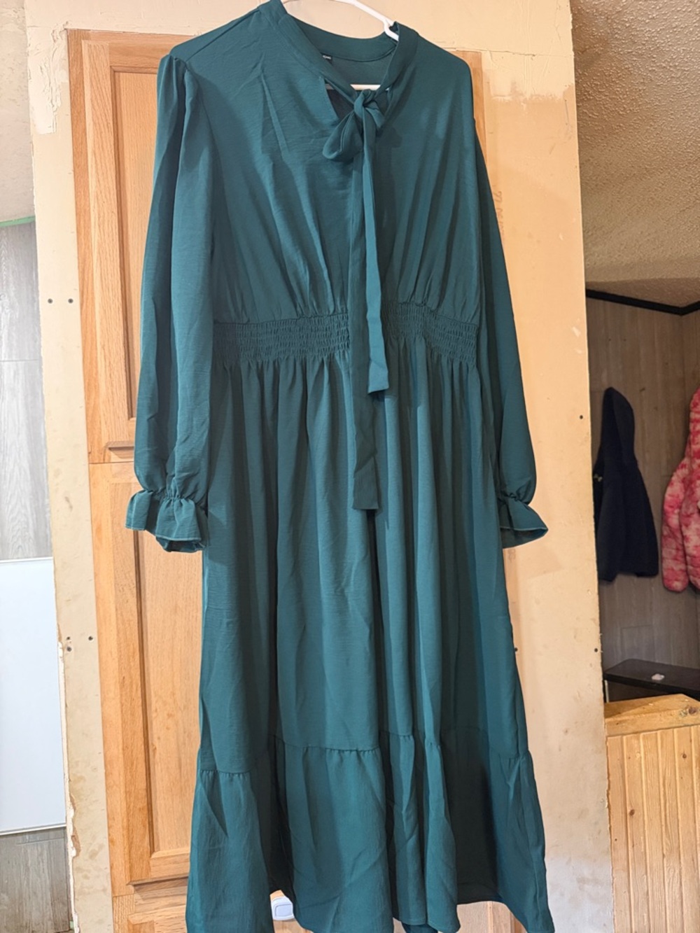 Women’s Teal Long-Sleeve Tie-Neck Midi Dress(6)